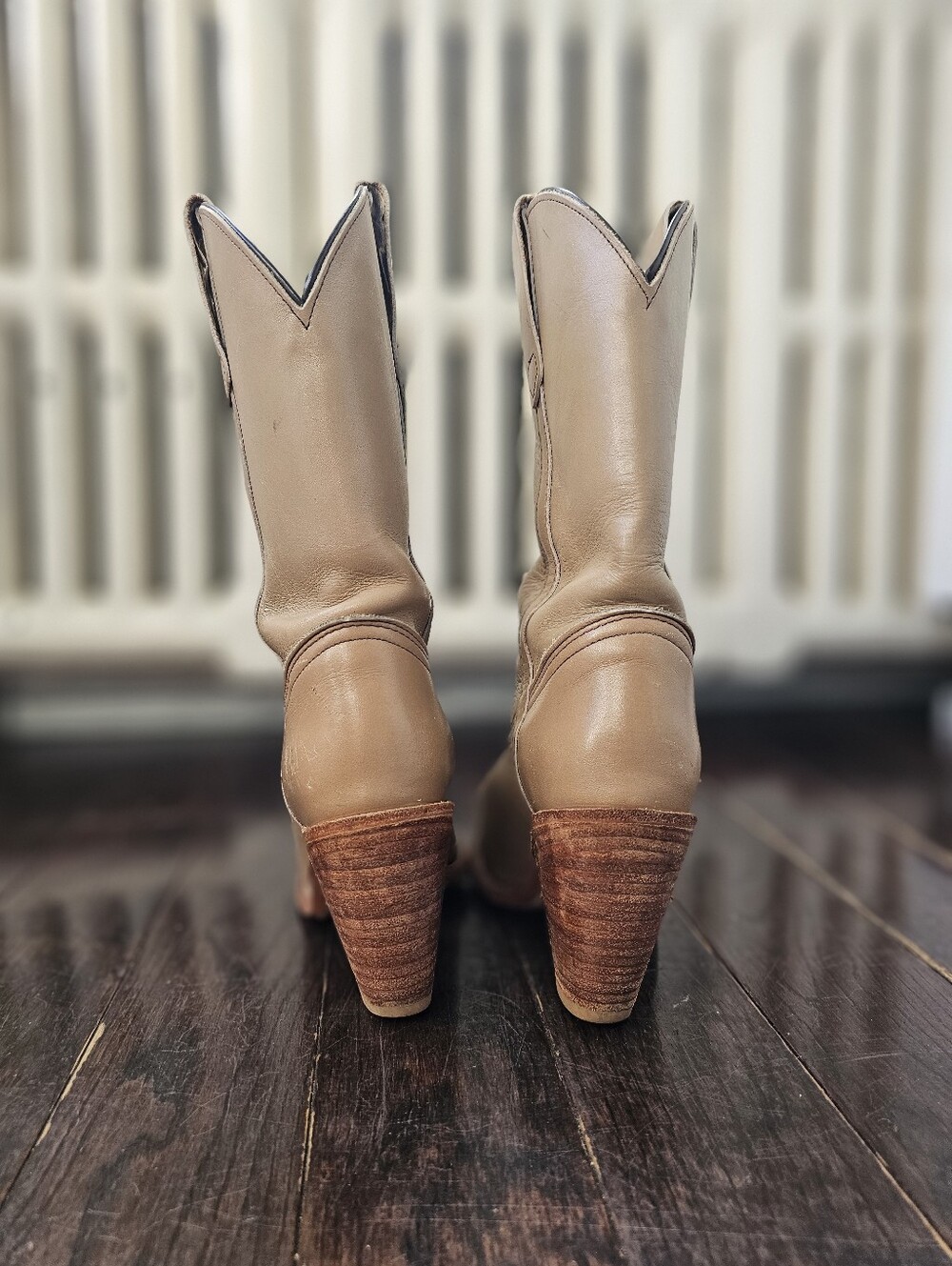 Vintage Frye 7898 Western Boots Size 6B Made in USA Tan Leather High Heel - Picture 6 of 12